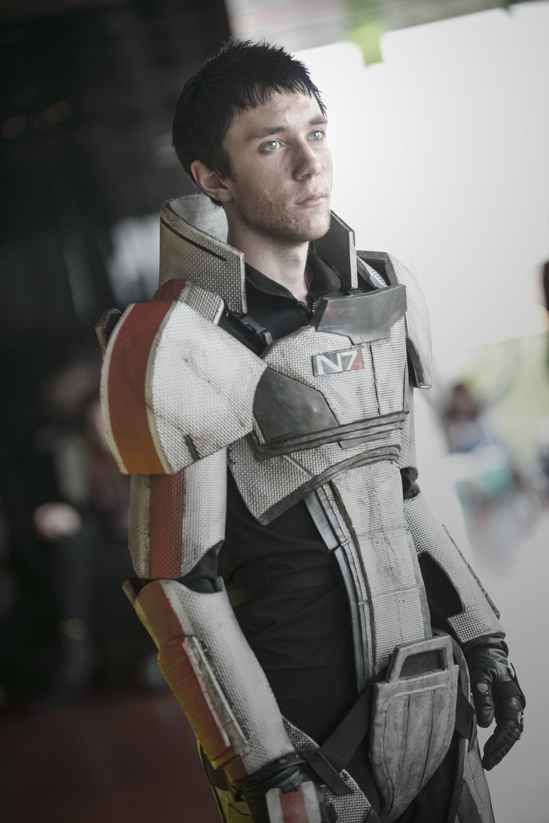 Illustration for article titled FemShep and DudeShep Save the Galaxy with Mass Effect Cosplay